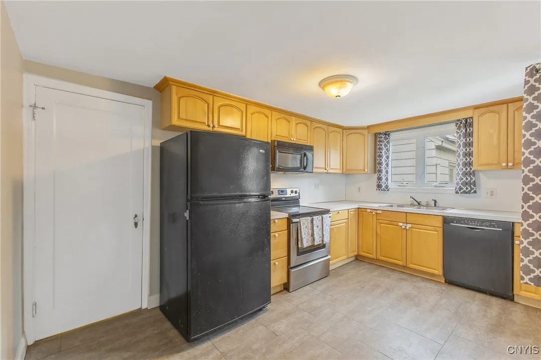 218 North Avenue, Syracuse, New York 13206, Syracuse, New York 13206, 3 Bedrooms Bedrooms, 9 Rooms Rooms,1 BathroomBathrooms,Residential,Closed,218 North Avenue, Syracuse, New York 13206,0,S1634756