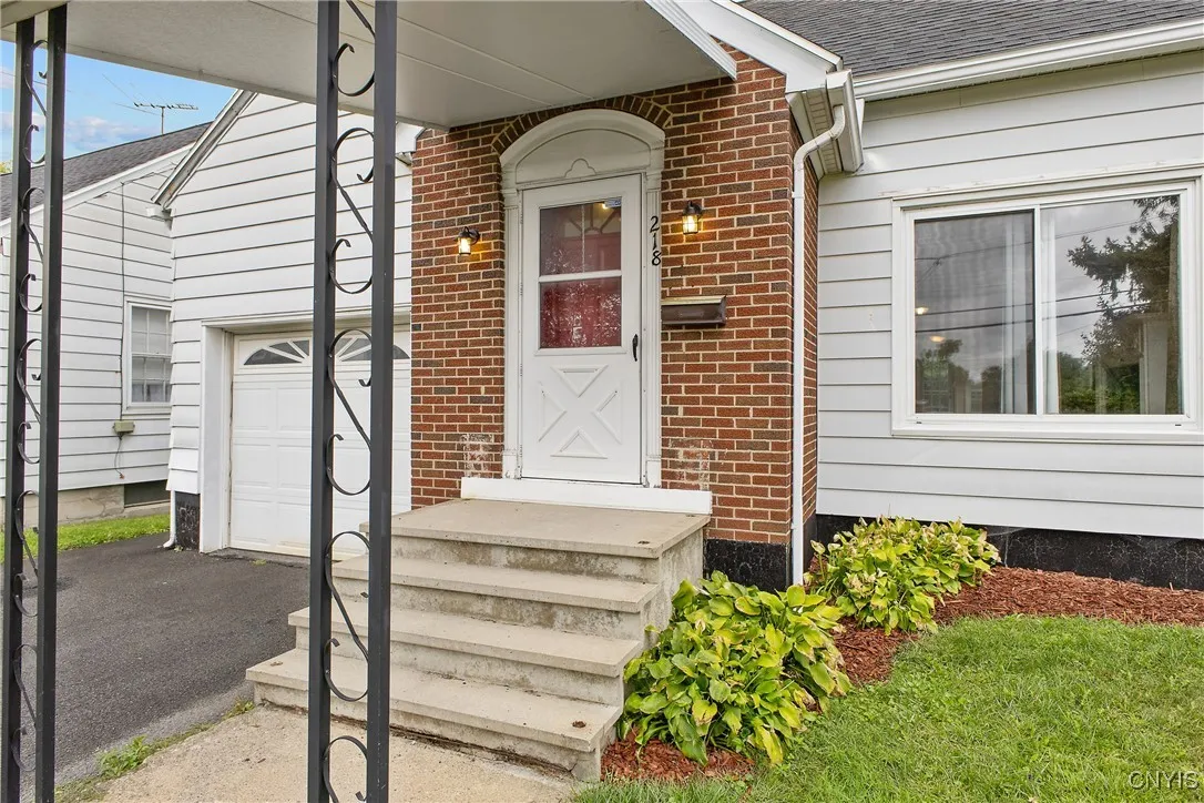 218 North Avenue, Syracuse, New York 13206, Syracuse, New York 13206, 3 Bedrooms Bedrooms, 9 Rooms Rooms,1 BathroomBathrooms,Residential,Closed,218 North Avenue, Syracuse, New York 13206,0,S1634756