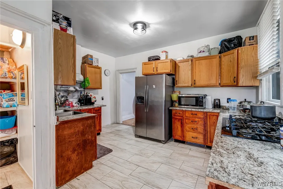 653 Michigan Avenue, Buffalo, New York 14203, Buffalo, New York 14203, 6 Bedrooms Bedrooms, ,2 BathroomsBathrooms,Residential,For Sale,653 Michigan Avenue, Buffalo, New York 14203,0,B1634780
