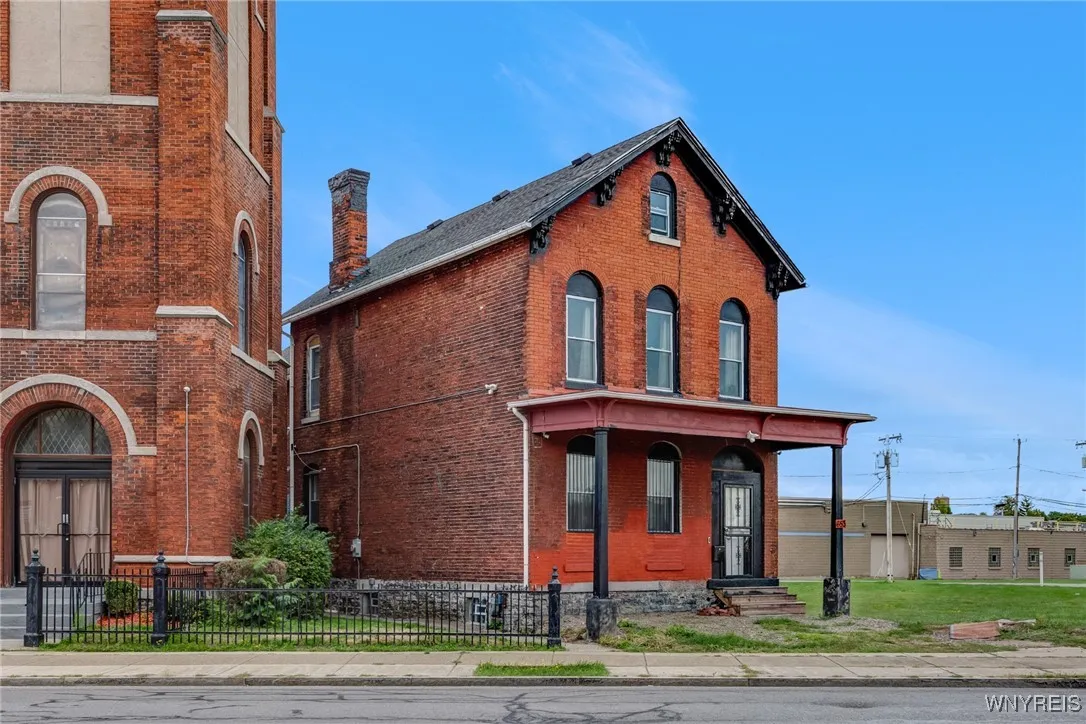653 Michigan Avenue, Buffalo, New York 14203, Buffalo, New York 14203, 6 Bedrooms Bedrooms, ,2 BathroomsBathrooms,Residential,For Sale,653 Michigan Avenue, Buffalo, New York 14203,0,B1634780