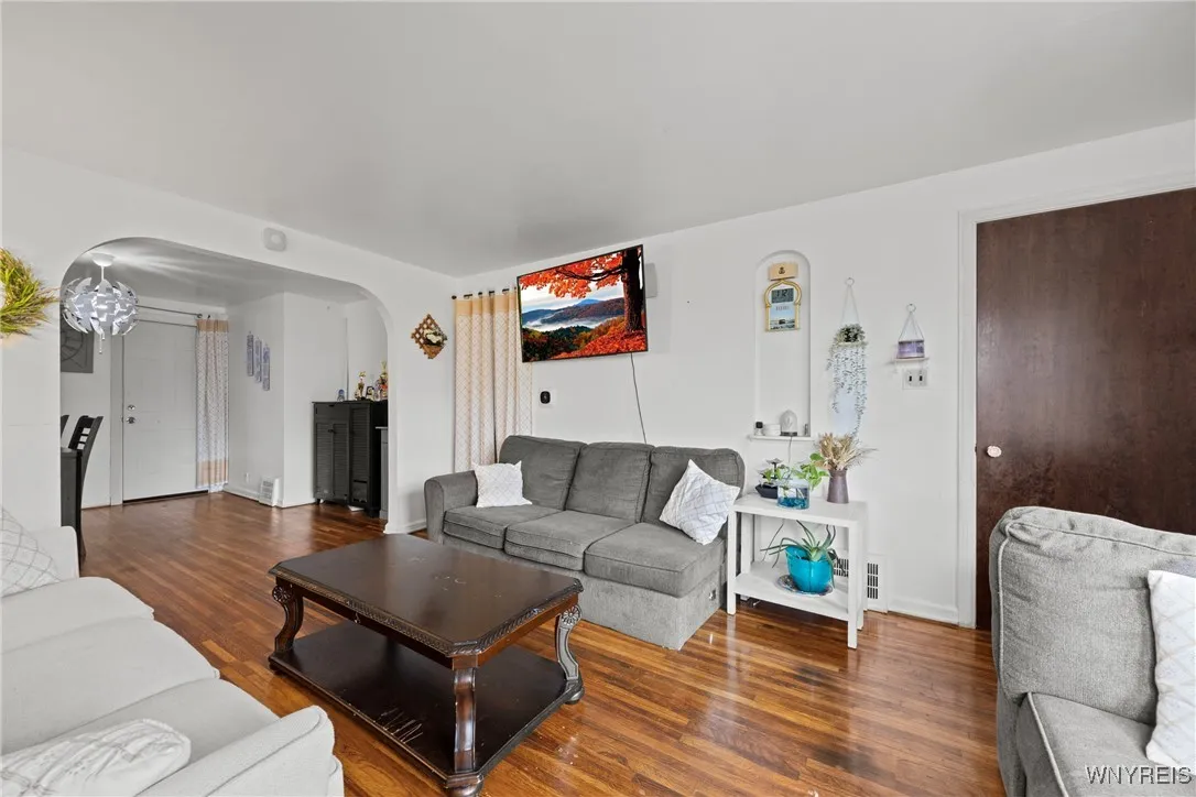178 Cleveland Drive, Cheektowaga, New York 14215, Cheektowaga, New York 14215, 3 Bedrooms Bedrooms, 7 Rooms Rooms,1 BathroomBathrooms,Residential,For Sale,178 Cleveland Drive, Cheektowaga, New York 14215,0,B1634912