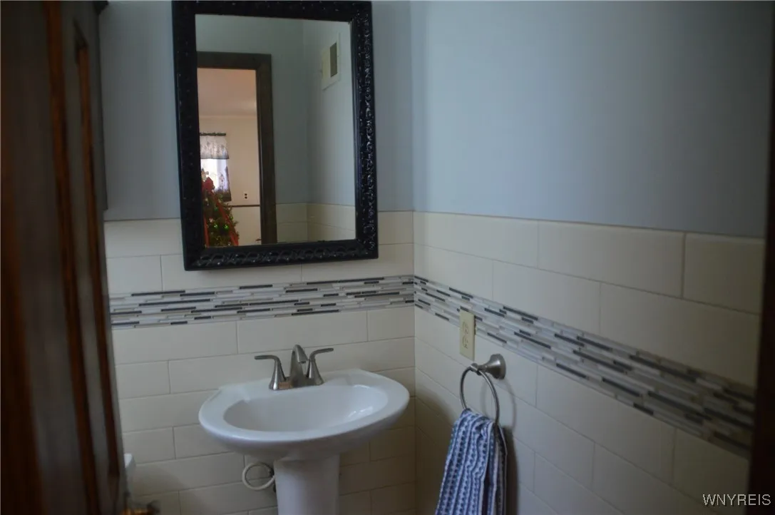 8 Bahama Lane, Cheektowaga, New York 14225, Cheektowaga, New York 14225, 3 Bedrooms Bedrooms, 6 Rooms Rooms,1 BathroomBathrooms,Residential,Closed,8 Bahama Lane, Cheektowaga, New York 14225,0,B1634983