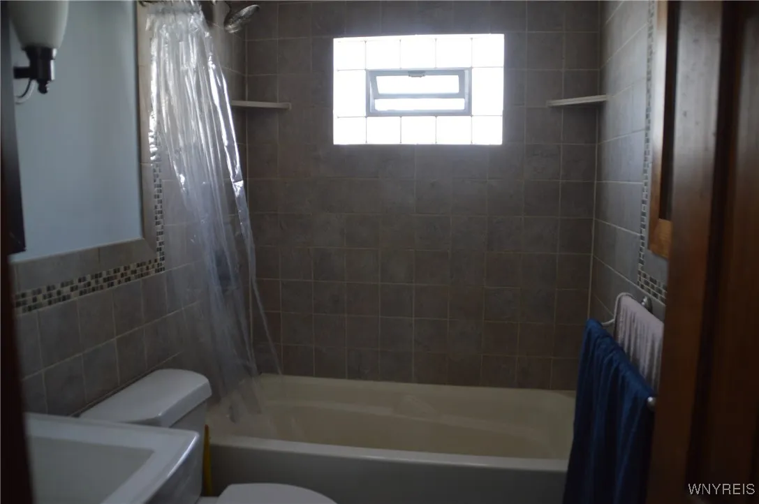 8 Bahama Lane, Cheektowaga, New York 14225, Cheektowaga, New York 14225, 3 Bedrooms Bedrooms, 6 Rooms Rooms,1 BathroomBathrooms,Residential,Closed,8 Bahama Lane, Cheektowaga, New York 14225,0,B1634983