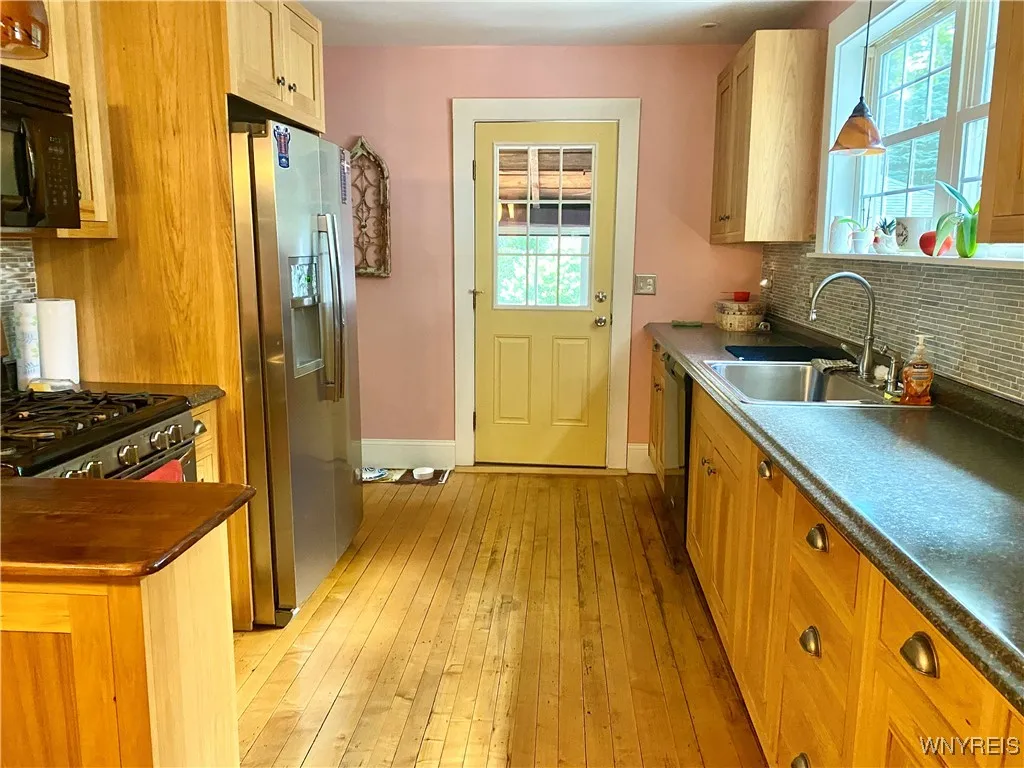 8489 North Main Street, Eden, New York 14057, Eden, New York 14057, 4 Bedrooms Bedrooms, 9 Rooms Rooms,3 BathroomsBathrooms,Residential,Closed,8489 North Main Street, Eden, New York 14057,0,B1634962