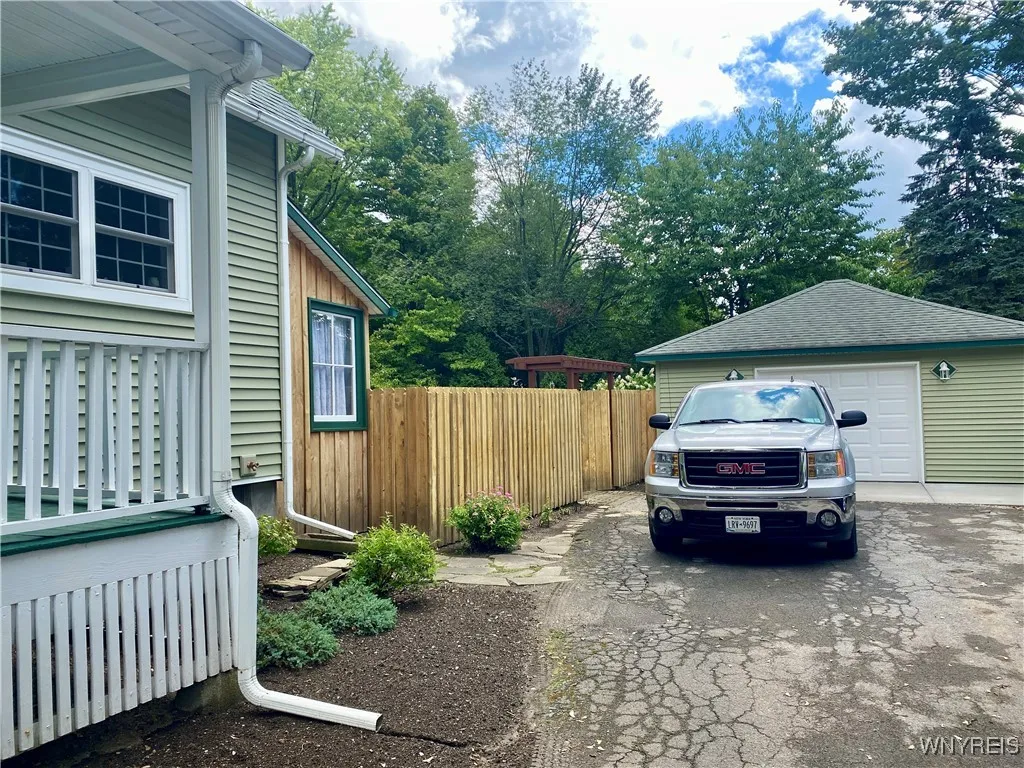 8489 North Main Street, Eden, New York 14057, Eden, New York 14057, 4 Bedrooms Bedrooms, 9 Rooms Rooms,3 BathroomsBathrooms,Residential,Closed,8489 North Main Street, Eden, New York 14057,0,B1634962