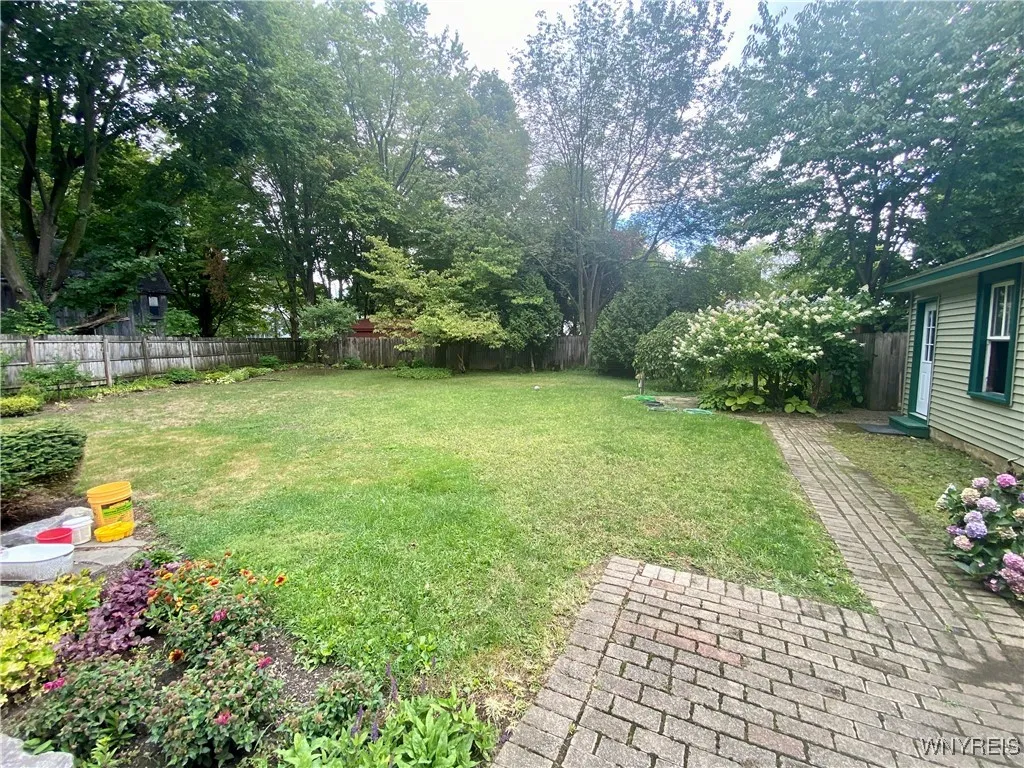 8489 North Main Street, Eden, New York 14057, Eden, New York 14057, 4 Bedrooms Bedrooms, 9 Rooms Rooms,3 BathroomsBathrooms,Residential,Closed,8489 North Main Street, Eden, New York 14057,0,B1634962