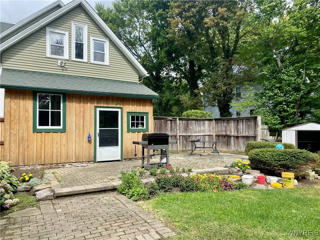 8489 North Main Street, Eden, New York 14057, Eden, New York 14057, 4 Bedrooms Bedrooms, 9 Rooms Rooms,3 BathroomsBathrooms,Residential,Closed,8489 North Main Street, Eden, New York 14057,0,B1634962