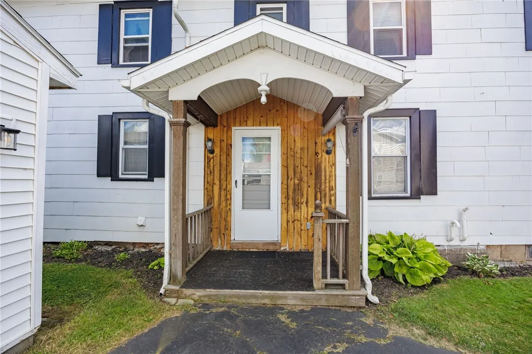 297 Leicester Street, Caledonia, New York 14423, Caledonia, New York 14423, 8 Bedrooms Bedrooms, 14 Rooms Rooms,2 BathroomsBathrooms,Residential,For Sale,297 Leicester Street, Caledonia, New York 14423,0,R1634969