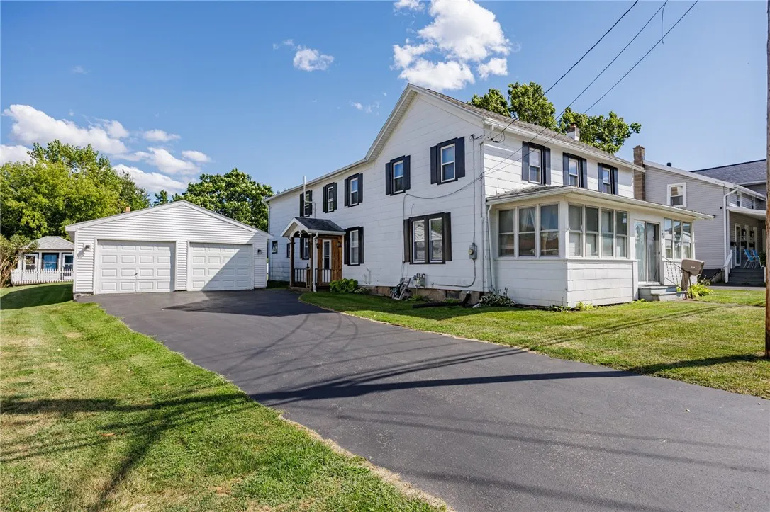 297 Leicester Street, Caledonia, New York 14423, Caledonia, New York 14423, 8 Bedrooms Bedrooms, 14 Rooms Rooms,2 BathroomsBathrooms,Residential,For Sale,297 Leicester Street, Caledonia, New York 14423,0,R1634969