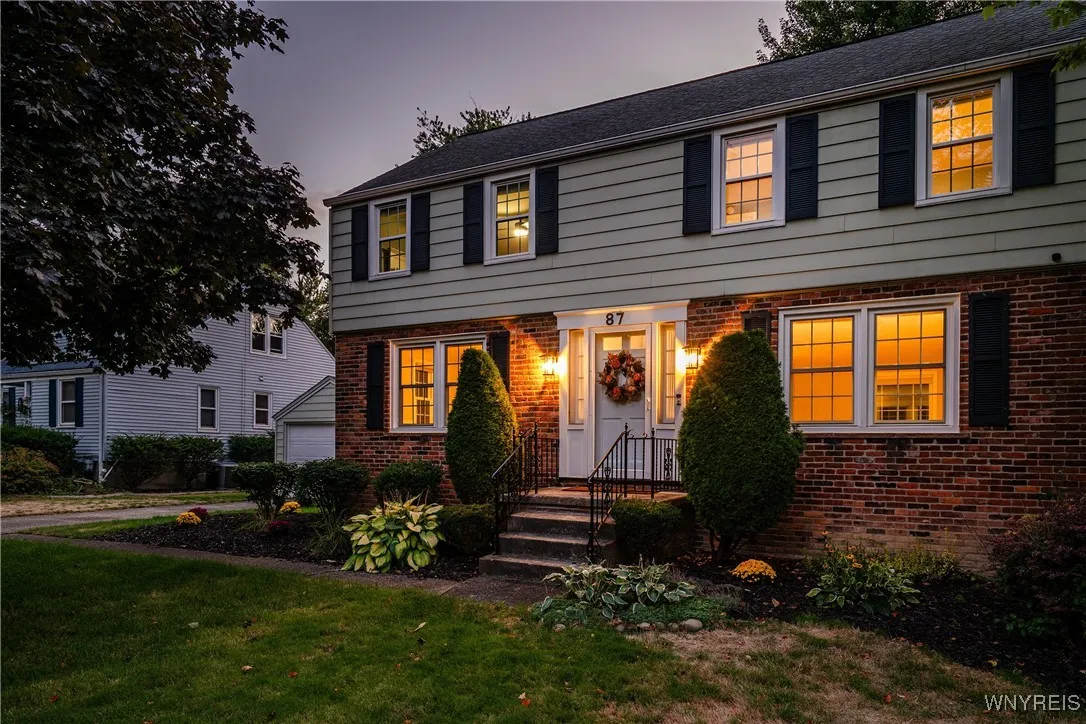 87 South Forest Road, Amherst, New York 14221, Amherst, New York 14221, 3 Bedrooms Bedrooms, 10 Rooms Rooms,1 BathroomBathrooms,Residential,For Sale,87 South Forest Road, Amherst, New York 14221,0,B1634877