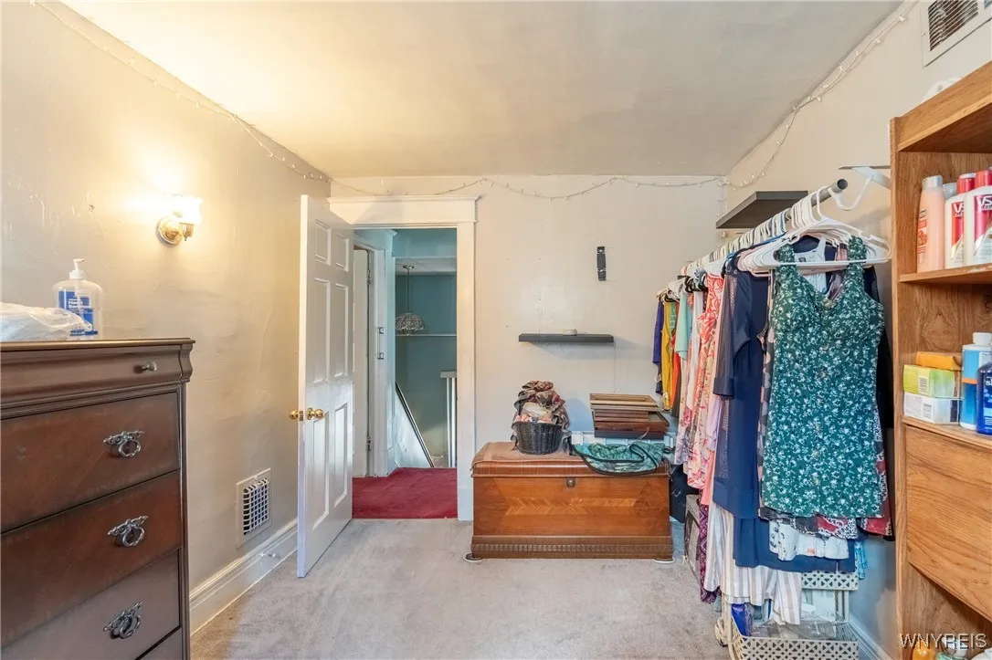 24 Downing St, Buffalo, New York 14220, Buffalo, New York 14220, 3 Bedrooms Bedrooms, 8 Rooms Rooms,1 BathroomBathrooms,Residential,For Sale,24 Downing St, Buffalo, New York 14220,0,B1634878