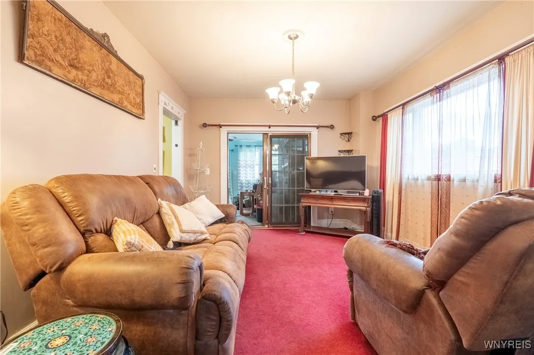 24 Downing St, Buffalo, New York 14220, Buffalo, New York 14220, 3 Bedrooms Bedrooms, 8 Rooms Rooms,1 BathroomBathrooms,Residential,For Sale,24 Downing St, Buffalo, New York 14220,0,B1634878
