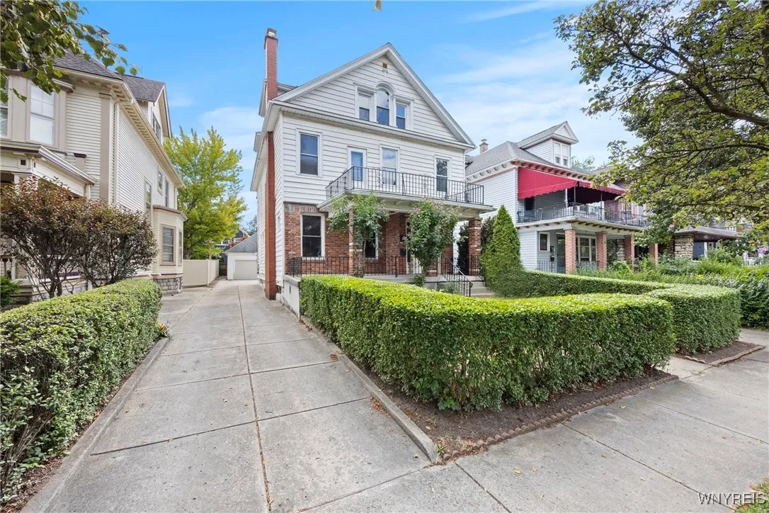 723 West Delavan Avenue, Buffalo, New York 14222, Buffalo, New York 14222, 5 Bedrooms Bedrooms, ,2 BathroomsBathrooms,Residential,For Sale,723 West Delavan Avenue, Buffalo, New York 14222,0,B1634707