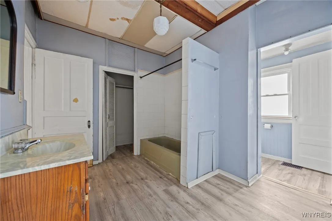 723 West Delavan Avenue, Buffalo, New York 14222, Buffalo, New York 14222, 5 Bedrooms Bedrooms, ,2 BathroomsBathrooms,Residential,For Sale,723 West Delavan Avenue, Buffalo, New York 14222,0,B1634707