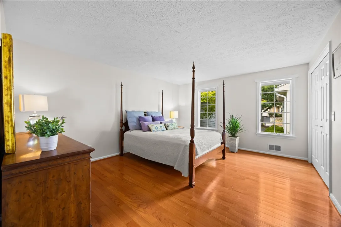 99 Creek Ridge, Pittsford, New York 14534, Pittsford, New York 14534, 2 Bedrooms Bedrooms, 5 Rooms Rooms,2 BathroomsBathrooms,Residential,For Sale,99 Creek Ridge, Pittsford, New York 14534,0,R1628809