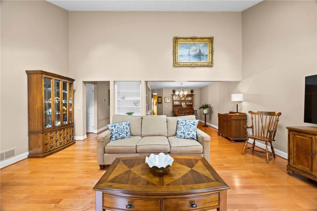 99 Creek Ridge, Pittsford, New York 14534, Pittsford, New York 14534, 2 Bedrooms Bedrooms, 5 Rooms Rooms,2 BathroomsBathrooms,Residential,For Sale,99 Creek Ridge, Pittsford, New York 14534,0,R1628809