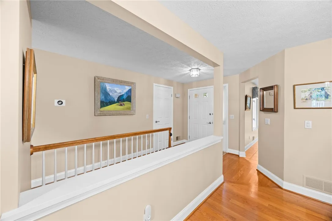 99 Creek Ridge, Pittsford, New York 14534, Pittsford, New York 14534, 2 Bedrooms Bedrooms, 5 Rooms Rooms,2 BathroomsBathrooms,Residential,For Sale,99 Creek Ridge, Pittsford, New York 14534,0,R1628809