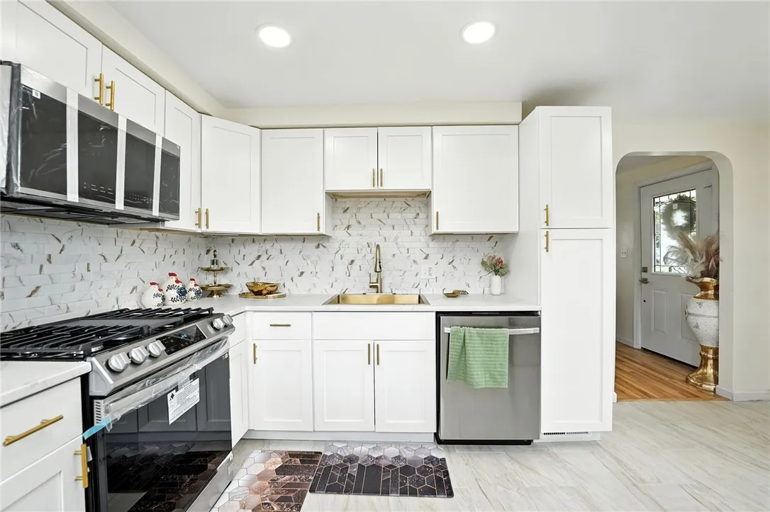 100 Wendover Avenue, Tonawanda, New York 14223, Tonawanda, New York 14223, 3 Bedrooms Bedrooms, 6 Rooms Rooms,1 BathroomBathrooms,Residential,For Sale,100 Wendover Avenue, Tonawanda, New York 14223,0,R1634929
