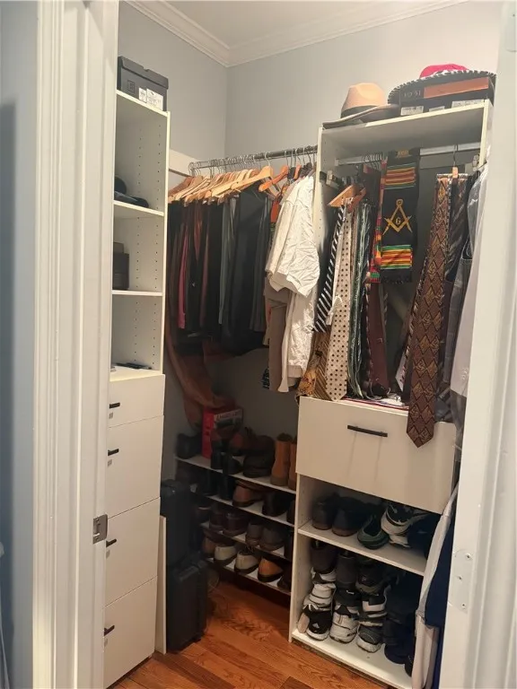 primary walk in closet