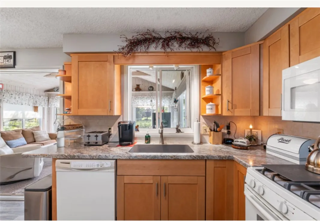 25 Kuhn Road, Greece, New York 14612, Greece, New York 14612, 3 Bedrooms Bedrooms, 6 Rooms Rooms,1 BathroomBathrooms,Residential,For Sale,25 Kuhn Road, Greece, New York 14612,0,R1634680