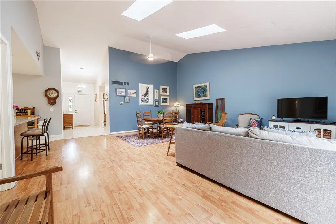 6 Hampton Circle, Perinton, New York 14450, Perinton, New York 14450, 2 Bedrooms Bedrooms, 5 Rooms Rooms,2 BathroomsBathrooms,Residential,For Sale,6 Hampton Circle, Perinton, New York 14450,0,R1634951