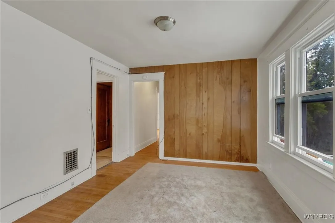 24 Argus Street, Buffalo, New York 14207, Buffalo, New York 14207, 4 Bedrooms Bedrooms, ,2 BathroomsBathrooms,Residential,For Sale,24 Argus Street, Buffalo, New York 14207,0,B1633570