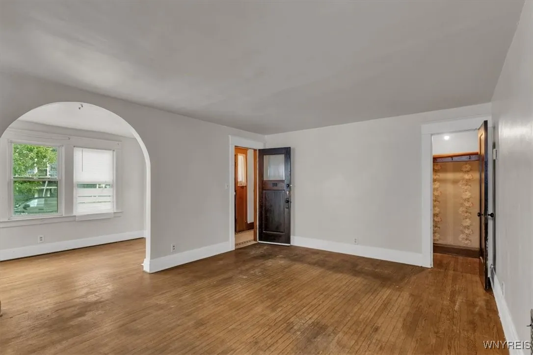 24 Argus Street, Buffalo, New York 14207, Buffalo, New York 14207, 4 Bedrooms Bedrooms, ,2 BathroomsBathrooms,Residential,For Sale,24 Argus Street, Buffalo, New York 14207,0,B1633570