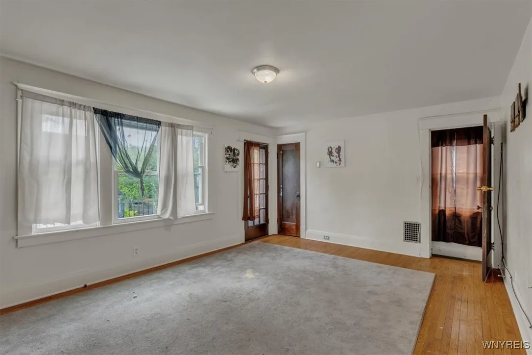 24 Argus Street, Buffalo, New York 14207, Buffalo, New York 14207, 4 Bedrooms Bedrooms, ,2 BathroomsBathrooms,Residential,For Sale,24 Argus Street, Buffalo, New York 14207,0,B1633570