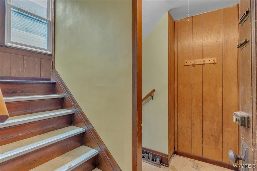 24 Argus Street, Buffalo, New York 14207, Buffalo, New York 14207, 4 Bedrooms Bedrooms, ,2 BathroomsBathrooms,Residential,For Sale,24 Argus Street, Buffalo, New York 14207,0,B1633570