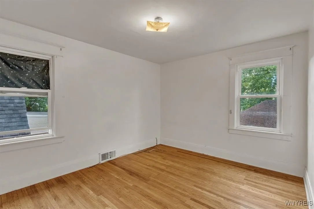 24 Argus Street, Buffalo, New York 14207, Buffalo, New York 14207, 4 Bedrooms Bedrooms, ,2 BathroomsBathrooms,Residential,For Sale,24 Argus Street, Buffalo, New York 14207,0,B1633570