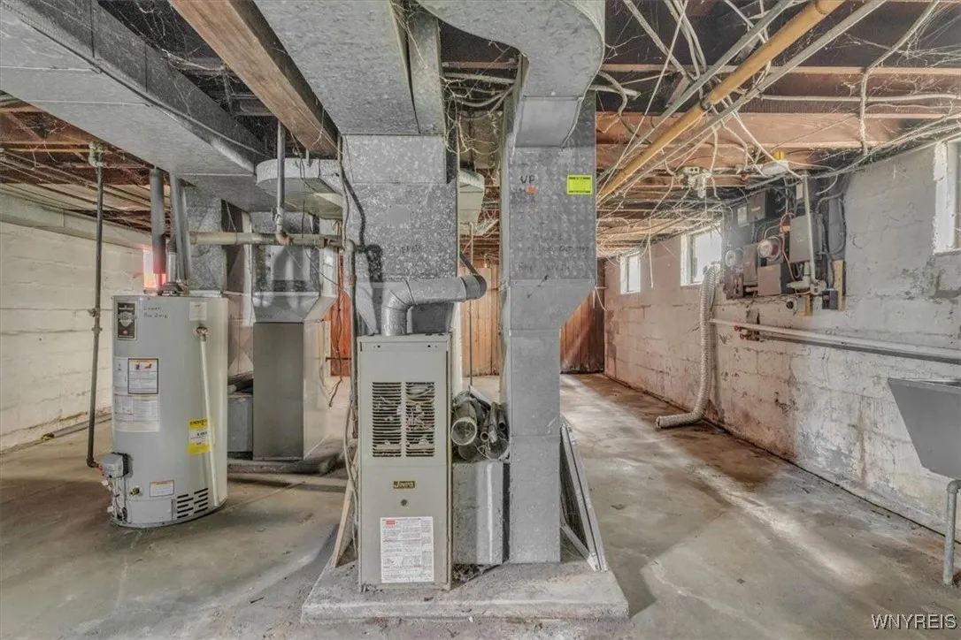 24 Argus Street, Buffalo, New York 14207, Buffalo, New York 14207, 4 Bedrooms Bedrooms, ,2 BathroomsBathrooms,Residential,For Sale,24 Argus Street, Buffalo, New York 14207,0,B1633570