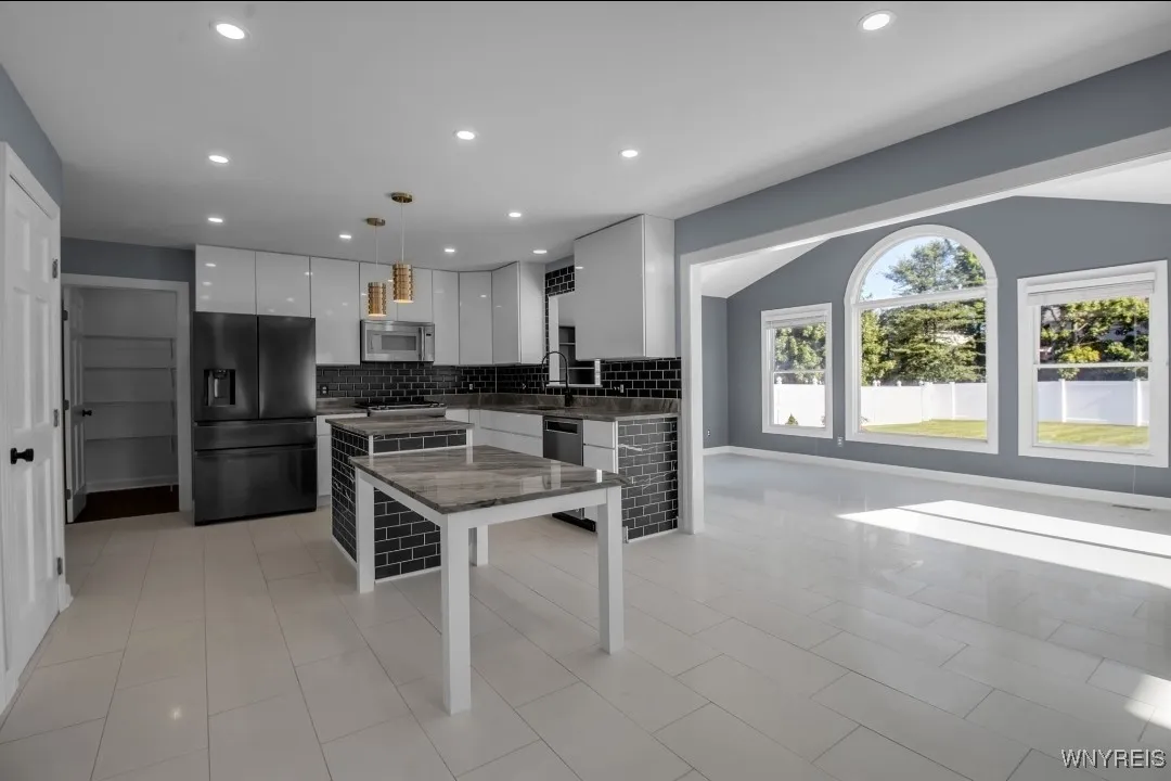 25 Windsor Ridge Drive, Lancaster, New York 14086, Lancaster, New York 14086, 3 Bedrooms Bedrooms, 10 Rooms Rooms,2 BathroomsBathrooms,Residential,For Sale,25 Windsor Ridge Drive, Lancaster, New York 14086,0,B1634767