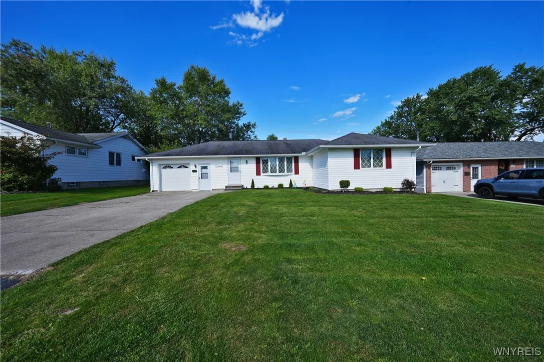 142 Sky Hi Drive, West Seneca, New York 14224, West Seneca, New York 14224, 3 Bedrooms Bedrooms, 8 Rooms Rooms,1 BathroomBathrooms,Residential,For Sale,142 Sky Hi Drive, West Seneca, New York 14224,0,B1634693