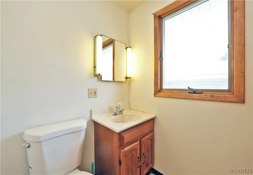 142 Sky Hi Drive, West Seneca, New York 14224, West Seneca, New York 14224, 3 Bedrooms Bedrooms, 8 Rooms Rooms,1 BathroomBathrooms,Residential,For Sale,142 Sky Hi Drive, West Seneca, New York 14224,0,B1634693