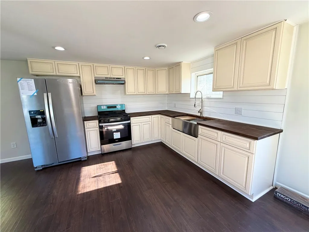3021 Seneca Boulevard, Waterloo, New York 13165, Waterloo, New York 13165, 3 Bedrooms Bedrooms, 6 Rooms Rooms,1 BathroomBathrooms,Residential,For Sale,3021 Seneca Boulevard, Waterloo, New York 13165,0,R1634804