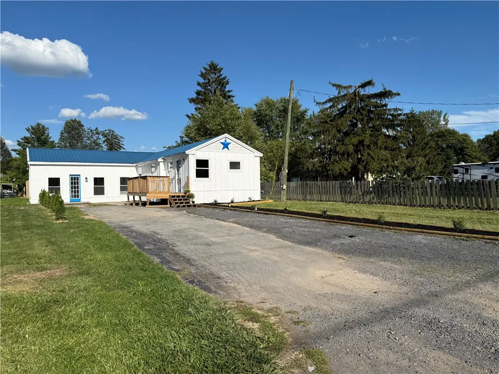 3021 Seneca Boulevard, Waterloo, New York 13165, Waterloo, New York 13165, 3 Bedrooms Bedrooms, 6 Rooms Rooms,1 BathroomBathrooms,Residential,For Sale,3021 Seneca Boulevard, Waterloo, New York 13165,0,R1634804