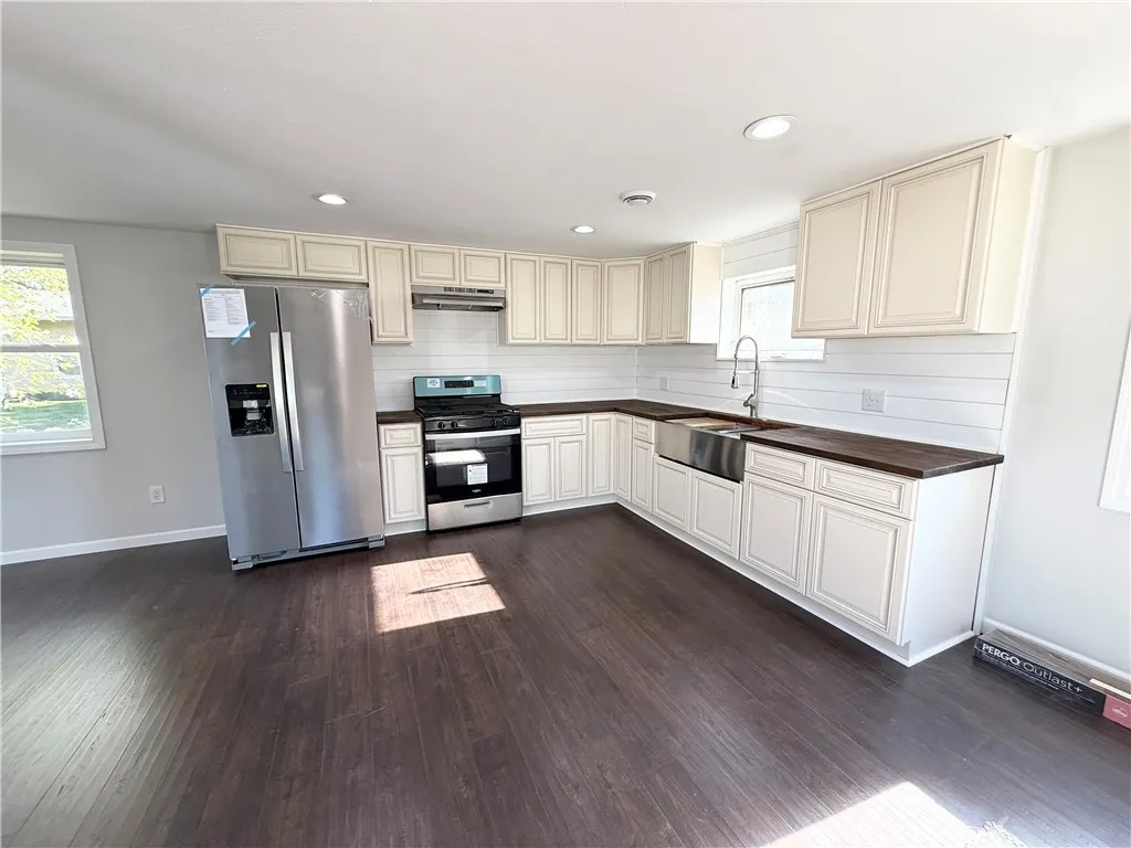 3021 Seneca Boulevard, Waterloo, New York 13165, Waterloo, New York 13165, 3 Bedrooms Bedrooms, 6 Rooms Rooms,1 BathroomBathrooms,Residential,For Sale,3021 Seneca Boulevard, Waterloo, New York 13165,0,R1634804