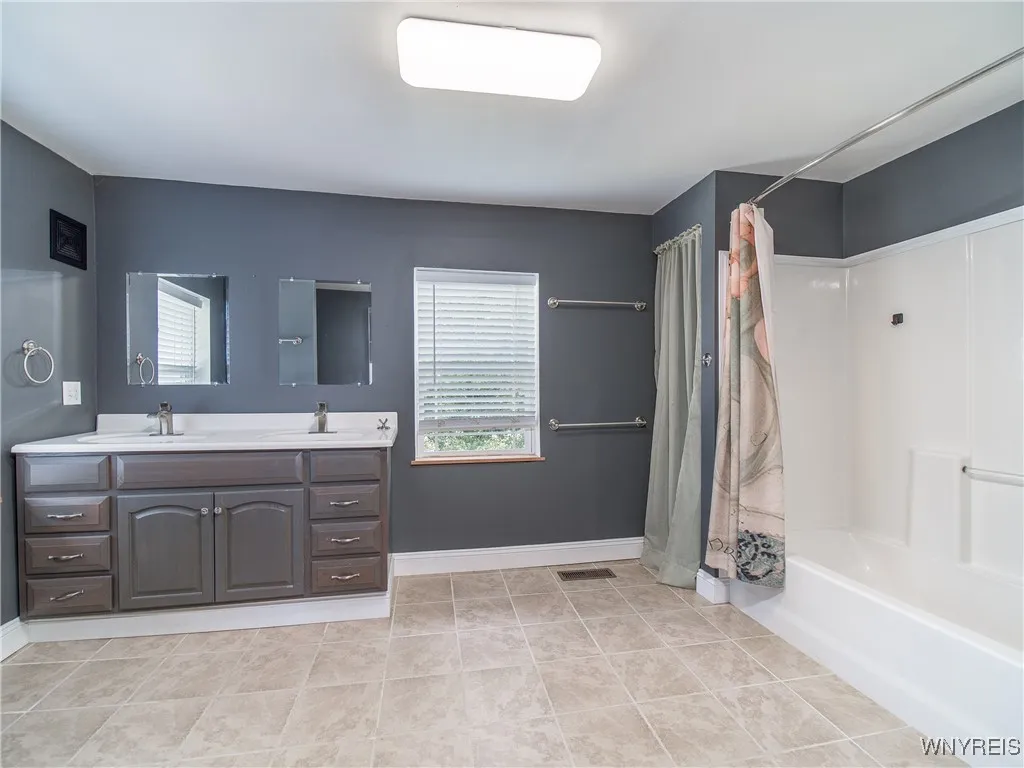 19 Hickory Street, Hanover, New York 14136, Hanover, New York 14136, 3 Bedrooms Bedrooms, 8 Rooms Rooms,3 BathroomsBathrooms,Residential,For Sale,19 Hickory Street, Hanover, New York 14136,0,B1635056