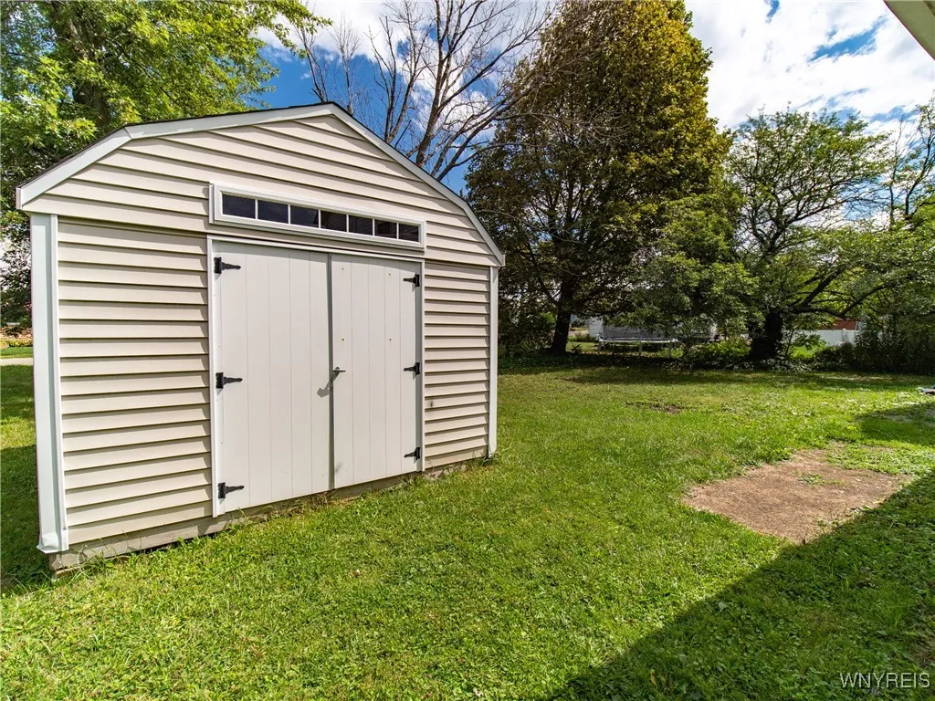 19 Hickory Street, Hanover, New York 14136, Hanover, New York 14136, 3 Bedrooms Bedrooms, 8 Rooms Rooms,3 BathroomsBathrooms,Residential,For Sale,19 Hickory Street, Hanover, New York 14136,0,B1635056