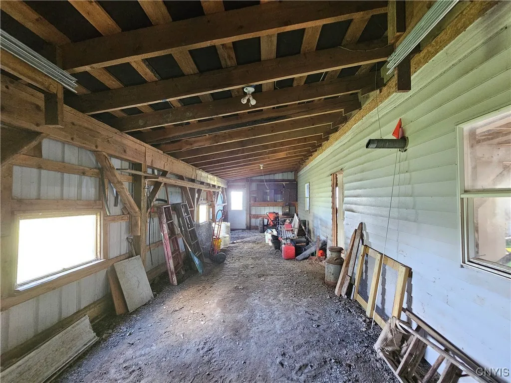 lean to behind garage