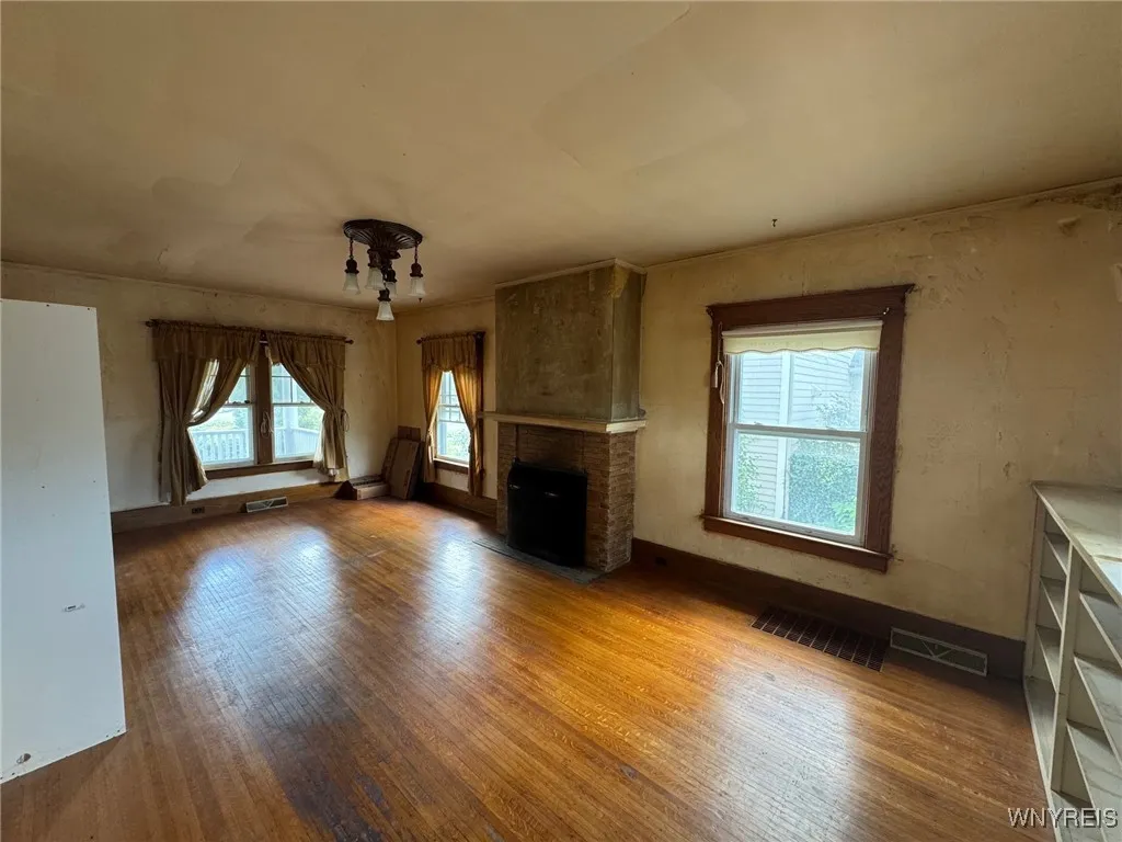 372 High Street, Lockport City, New York 14094, Lockport City, New York 14094, 3 Bedrooms Bedrooms, 13 Rooms Rooms,1 BathroomBathrooms,Residential,Closed,372 High Street, Lockport City, New York 14094,0,B1635114