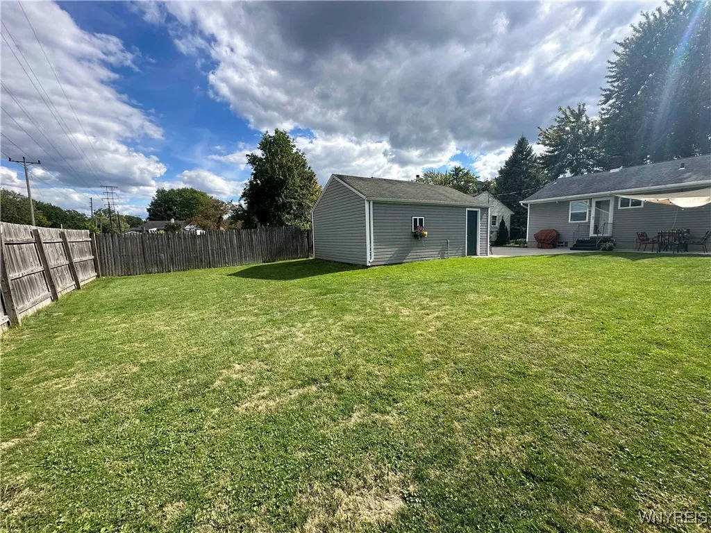 104 Oakwood, North Tonawanda, New York 14120, North Tonawanda, New York 14120, 2 Bedrooms Bedrooms, 4 Rooms Rooms,1 BathroomBathrooms,Residential,For Sale,104 Oakwood, North Tonawanda, New York 14120,0,B1635085