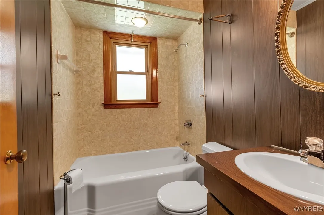 289 Kirkwood Drive, West Seneca, New York 14224, West Seneca, New York 14224, 3 Bedrooms Bedrooms, 5 Rooms Rooms,1 BathroomBathrooms,Residential,For Sale,289 Kirkwood Drive, West Seneca, New York 14224,0,B1634875