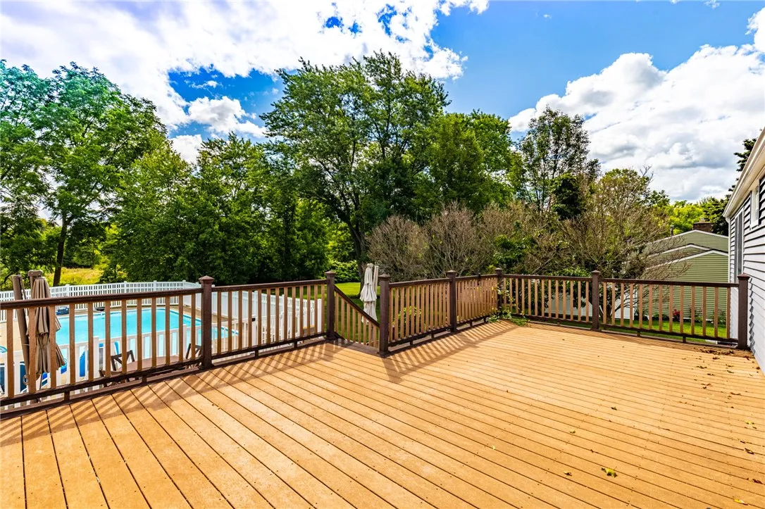 6 Spicewood Lane, Chili, New York 14624, Chili, New York 14624, 4 Bedrooms Bedrooms, 8 Rooms Rooms,2 BathroomsBathrooms,Residential,For Sale,6 Spicewood Lane, Chili, New York 14624,0,R1633335