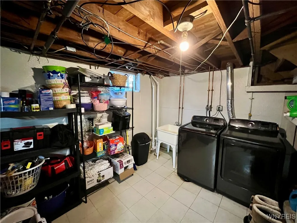273 Cleveland Drive, Tonawanda, New York 14223, Tonawanda, New York 14223, 3 Bedrooms Bedrooms, 5 Rooms Rooms,1 BathroomBathrooms,Residential,For Sale,273 Cleveland Drive, Tonawanda, New York 14223,0,B1635083