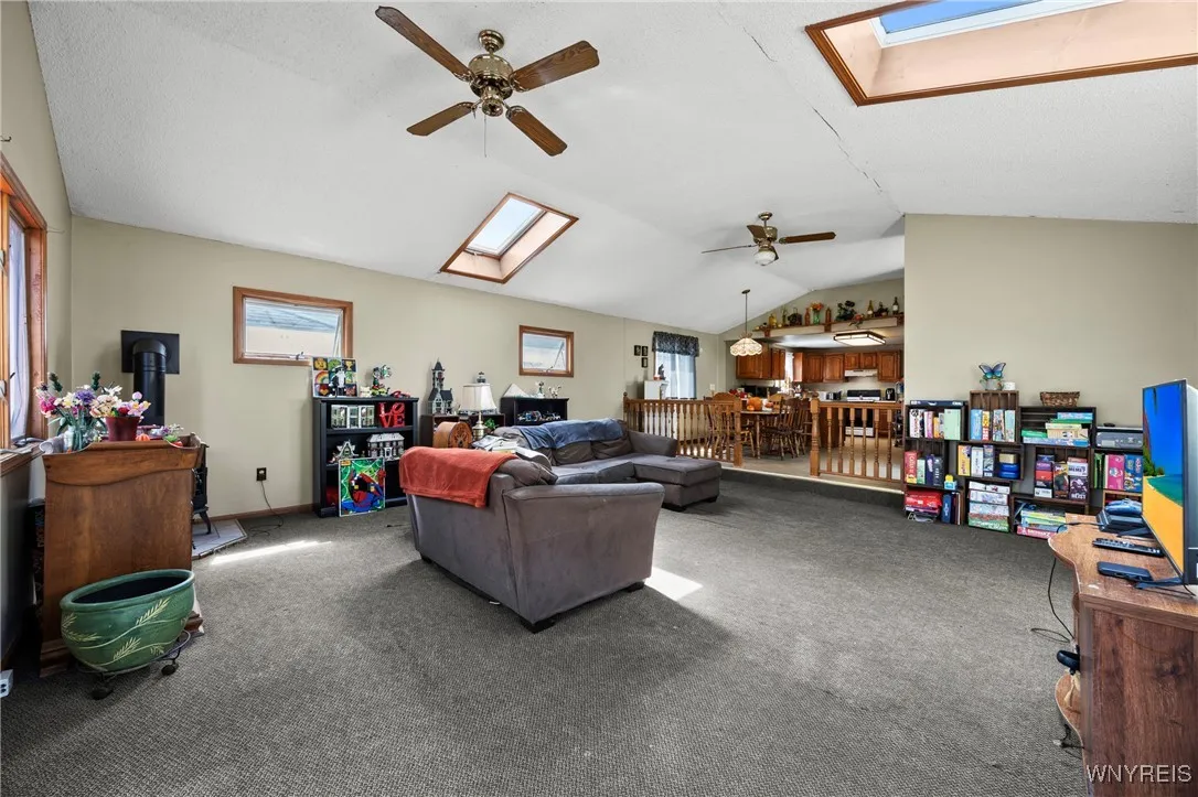 67 Rose Avenue, West Seneca, New York 14224, West Seneca, New York 14224, 5 Bedrooms Bedrooms, ,2 BathroomsBathrooms,Residential,For Sale,67 Rose Avenue, West Seneca, New York 14224,0,B1629444