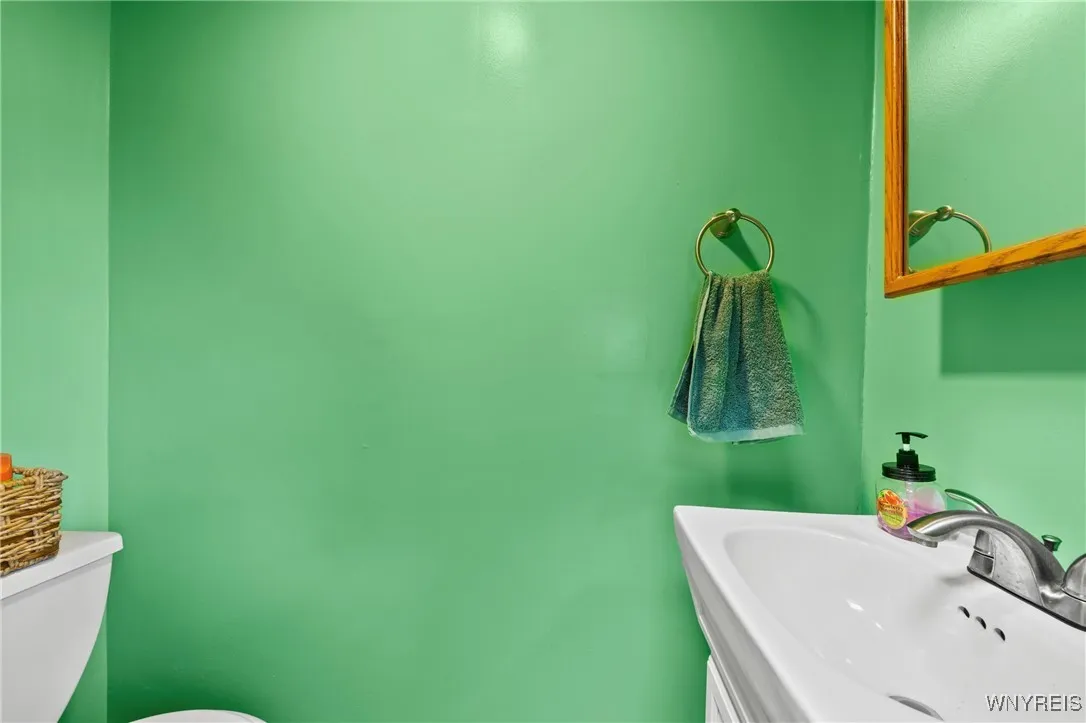 67 Rose Avenue, West Seneca, New York 14224, West Seneca, New York 14224, 5 Bedrooms Bedrooms, ,2 BathroomsBathrooms,Residential,For Sale,67 Rose Avenue, West Seneca, New York 14224,0,B1629444