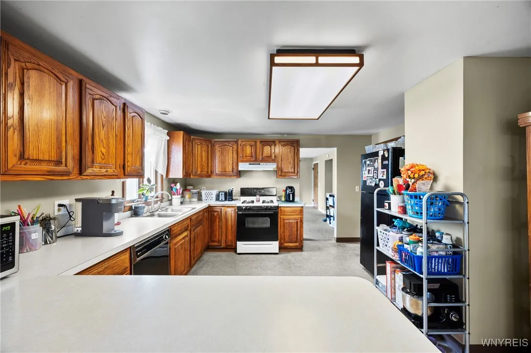 67 Rose Avenue, West Seneca, New York 14224, West Seneca, New York 14224, 5 Bedrooms Bedrooms, ,2 BathroomsBathrooms,Residential,For Sale,67 Rose Avenue, West Seneca, New York 14224,0,B1629444