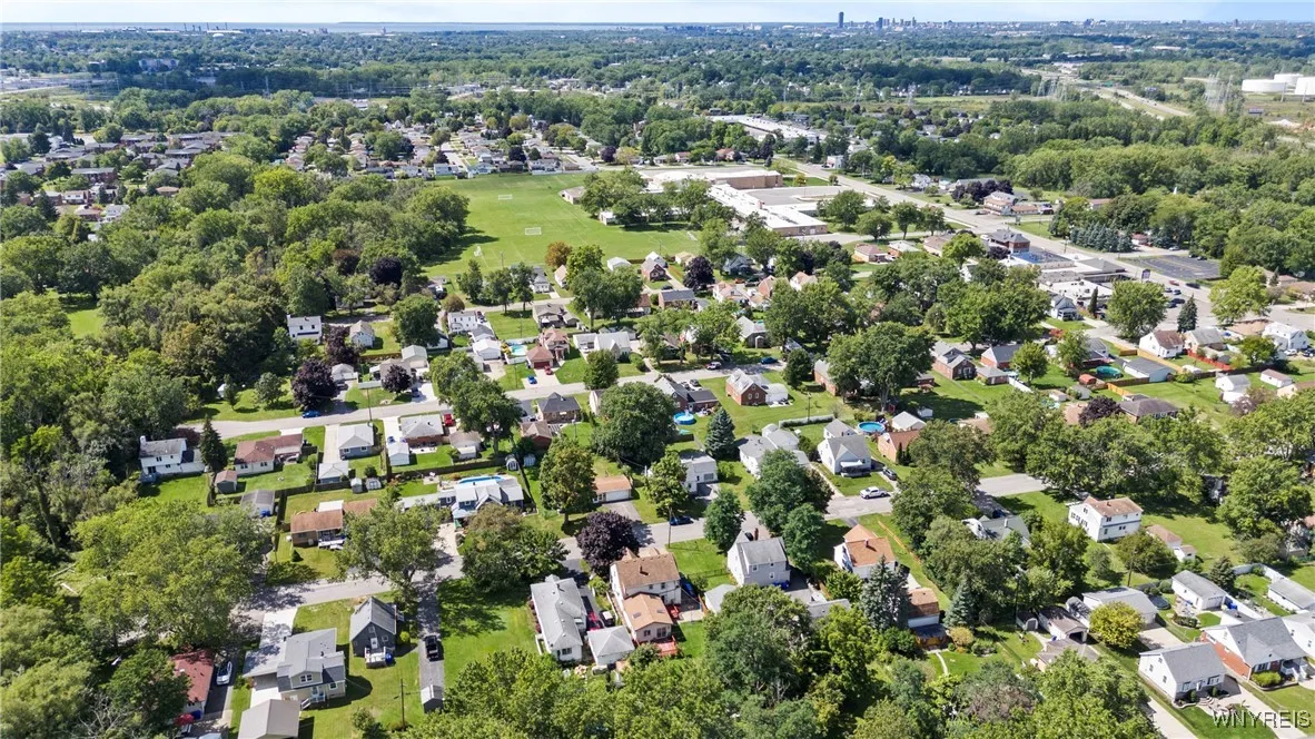 67 Rose Avenue, West Seneca, New York 14224, West Seneca, New York 14224, 5 Bedrooms Bedrooms, ,2 BathroomsBathrooms,Residential,For Sale,67 Rose Avenue, West Seneca, New York 14224,0,B1629444