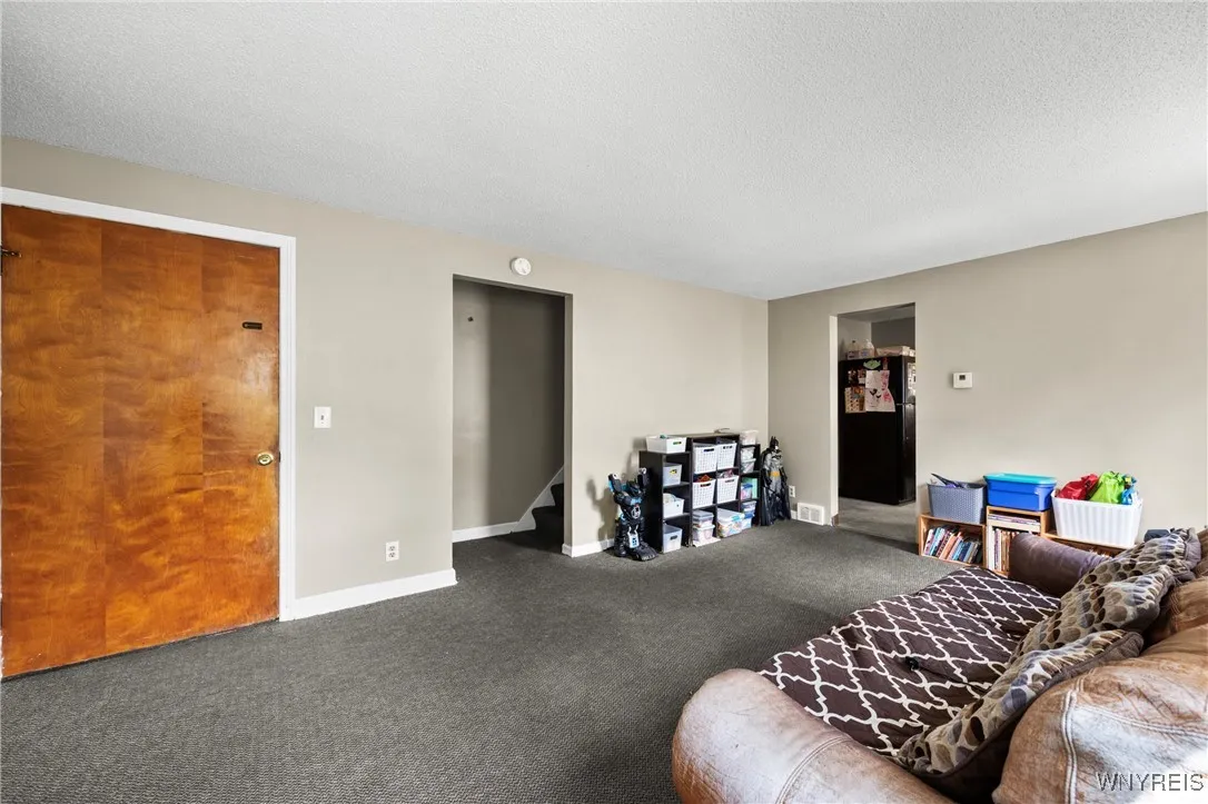 67 Rose Avenue, West Seneca, New York 14224, West Seneca, New York 14224, 5 Bedrooms Bedrooms, ,2 BathroomsBathrooms,Residential,For Sale,67 Rose Avenue, West Seneca, New York 14224,0,B1629444